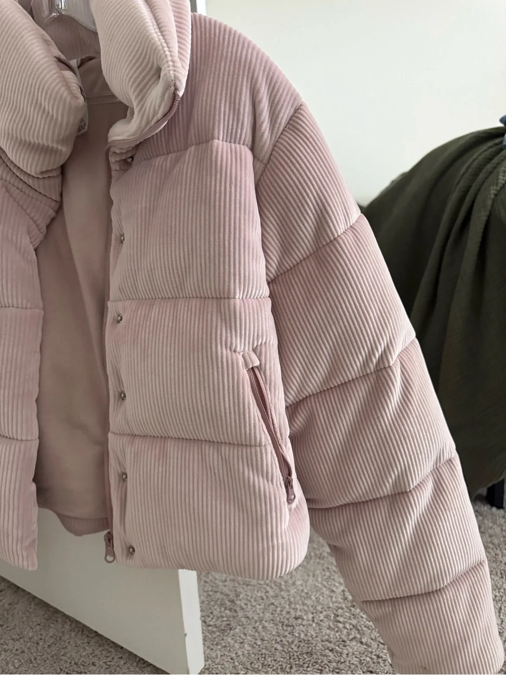 Alo Women's Blush Pink Puffer Jacket